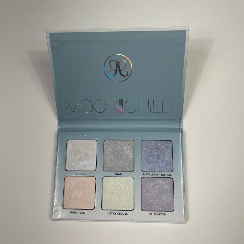 ABH Moonchild highlighter palette